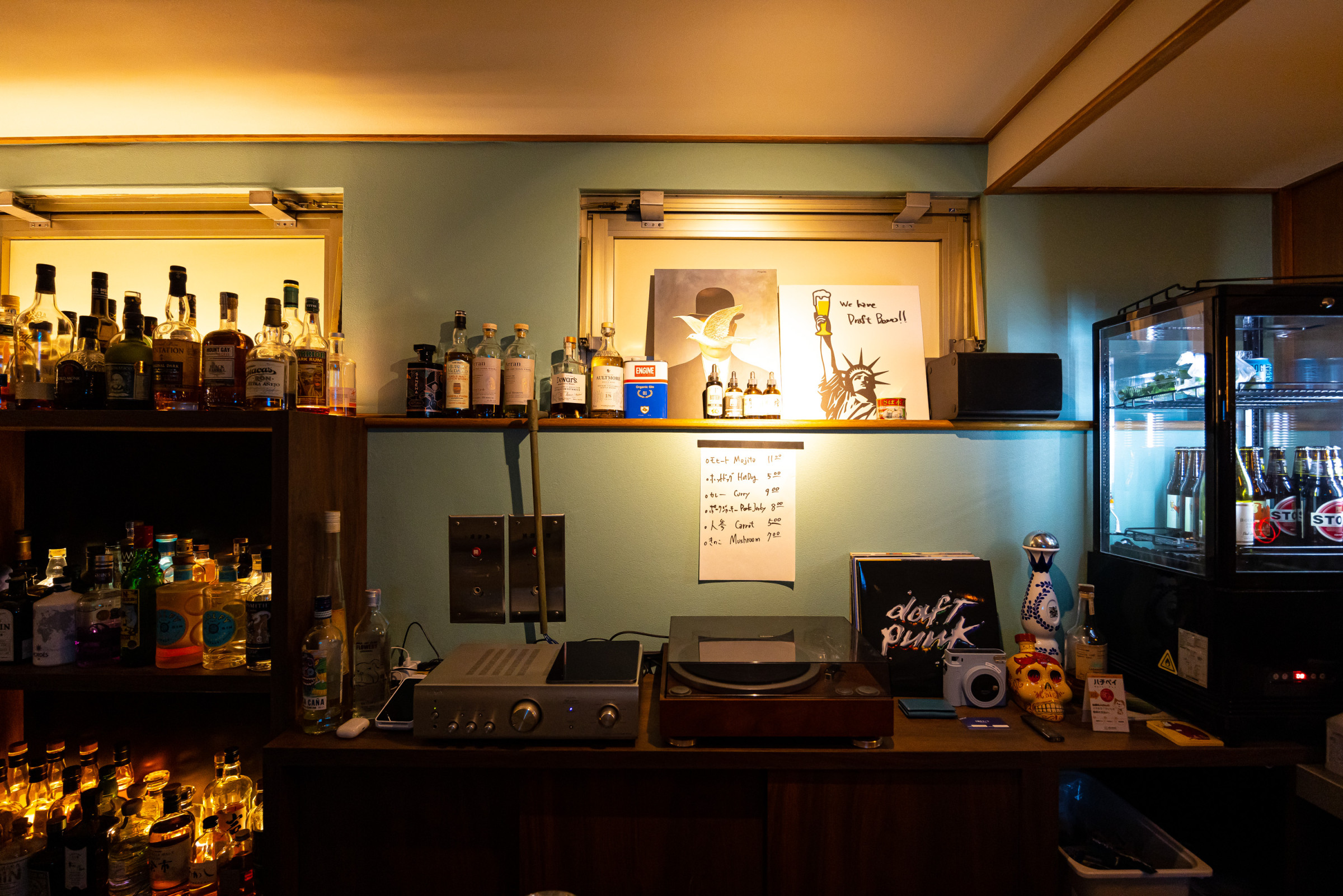 BAR FLATのレコードプレーヤー
